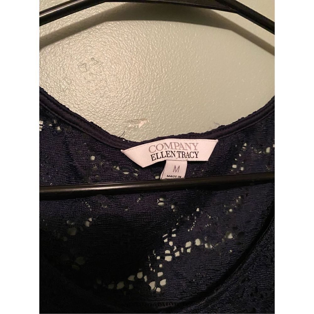 Ellen Tracy Co Women’s Tank Top Blouse Navy Lace Sleeveless Gold Button M - Picture 3 of 6